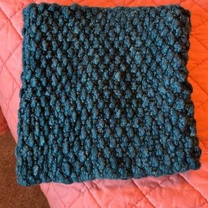 Handmade neck warm in teal color small in like new condition